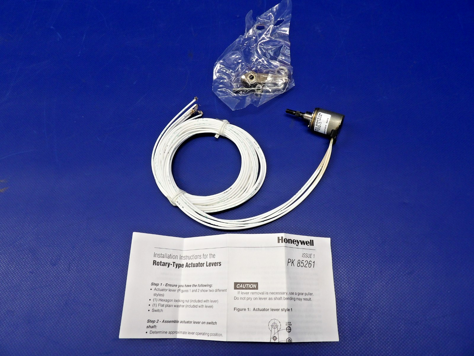 Beech Beechjet 400 Honeywell Main Gear Safety Switch P/N 41HE1-6 NOS (0426-1277)0