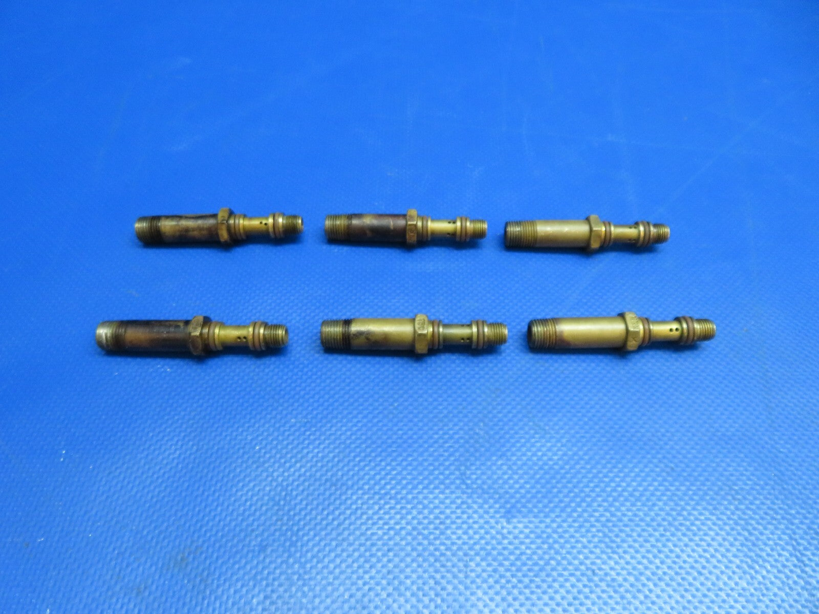 Continental TSIO-520-E Fuel Injector Nozzles P/N 657070 SET OF 6 (0924-715)9