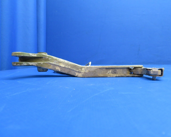 Early Cessna 310 / 310B LH MG Bellcrank Assy w/ Side Brace 0841225-9 (1223-1031)