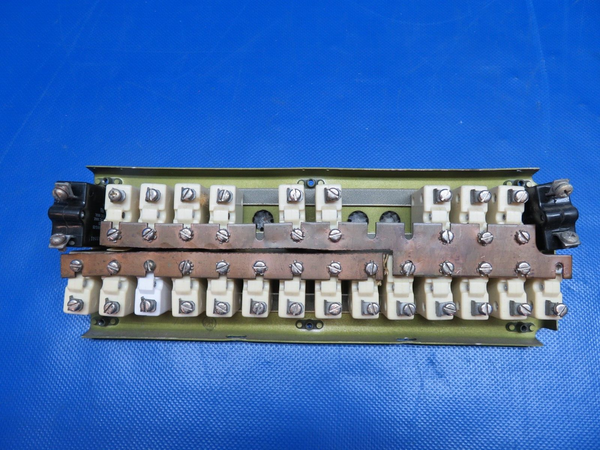 Piper PA-28-181 Archer Circuit Breaker Panel Assy P/N 85375-03 (0424-1740)
