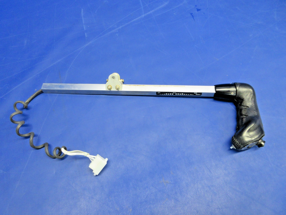Cirrus SR22 Yoke Grip LH P/N 11995-003 Worn Grip (0926-829)9