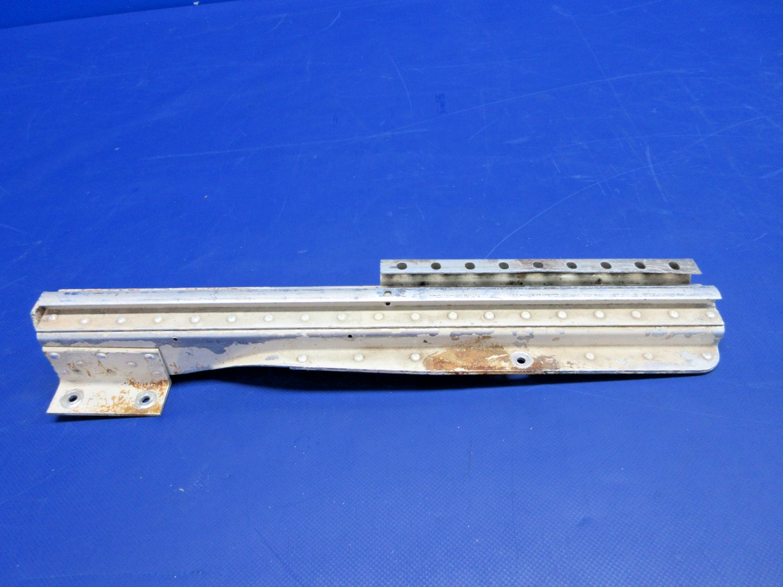 Cessna 310 / 310I LH Seat OTBD Track P/N 0812987-9 (0326-862)0