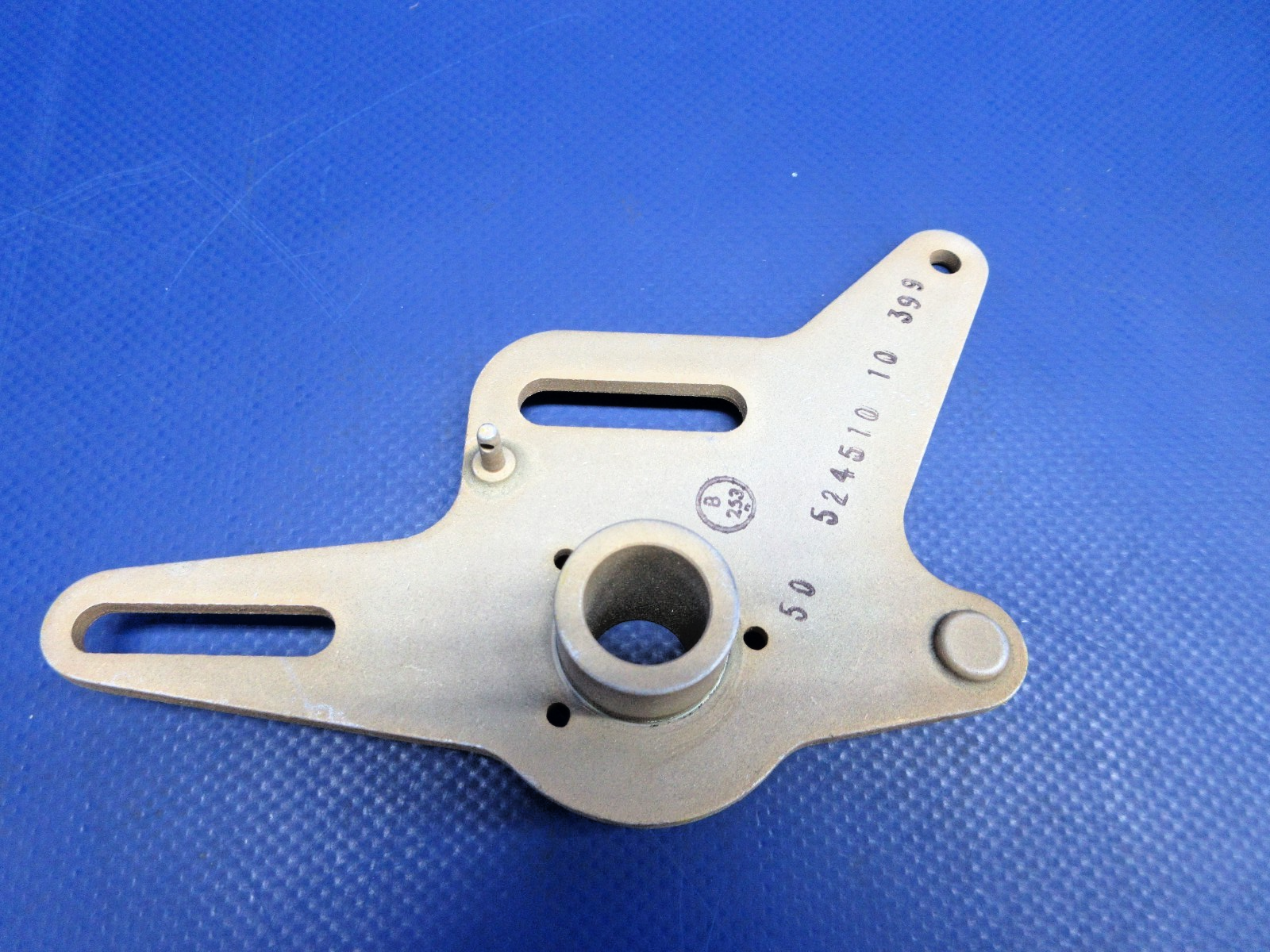 Beech RH Throttle Braze Arm w/8130 P/N 50-524510-10 NOS (0426-843)7