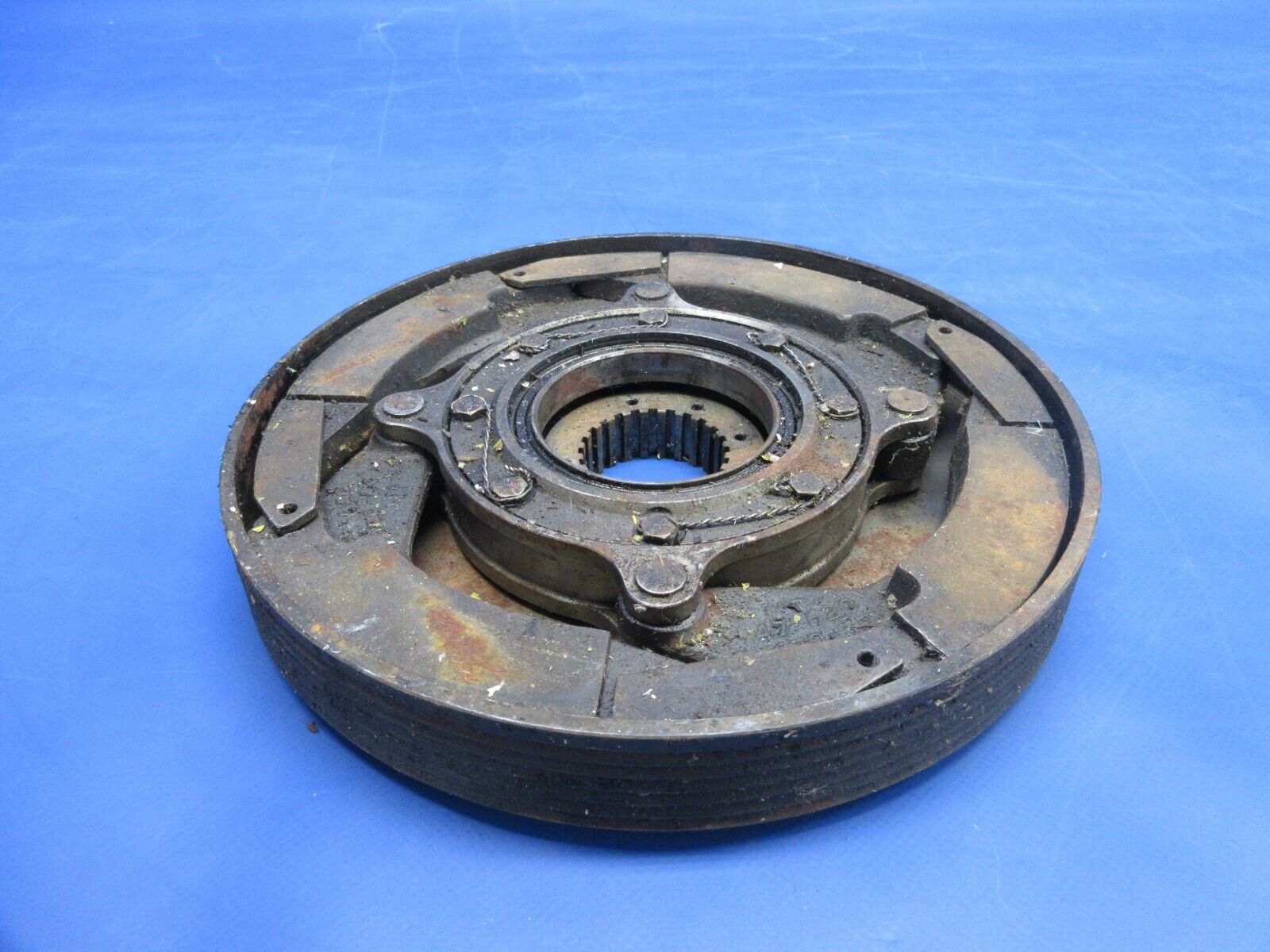 Bell 47J-2 Helicopter Transmission Centrifugal Clutch 47-620-669-3 (1124-916)