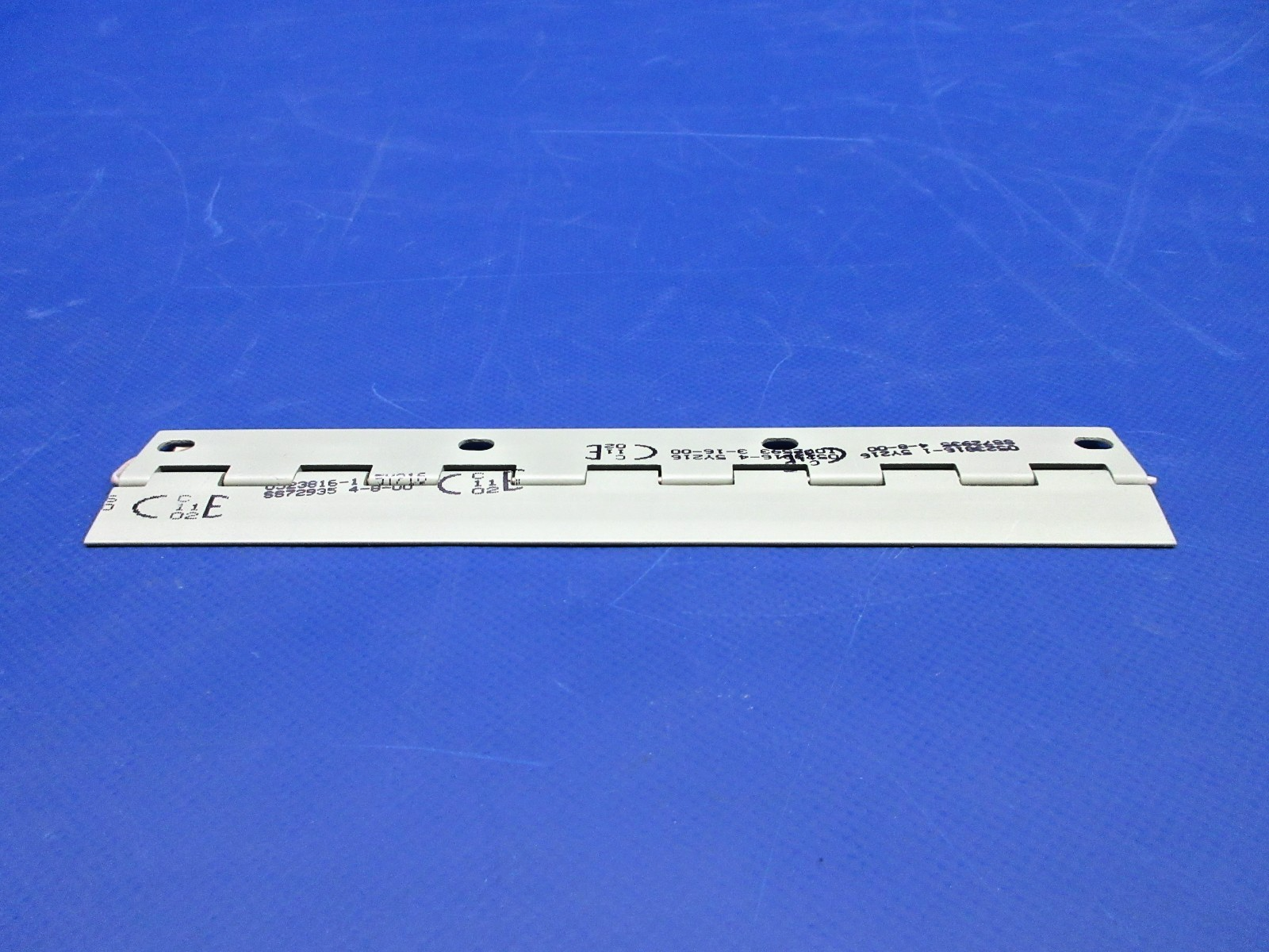 Cessna Aileron Hinge P/N 0523816-1 NOS (0326-1001)12