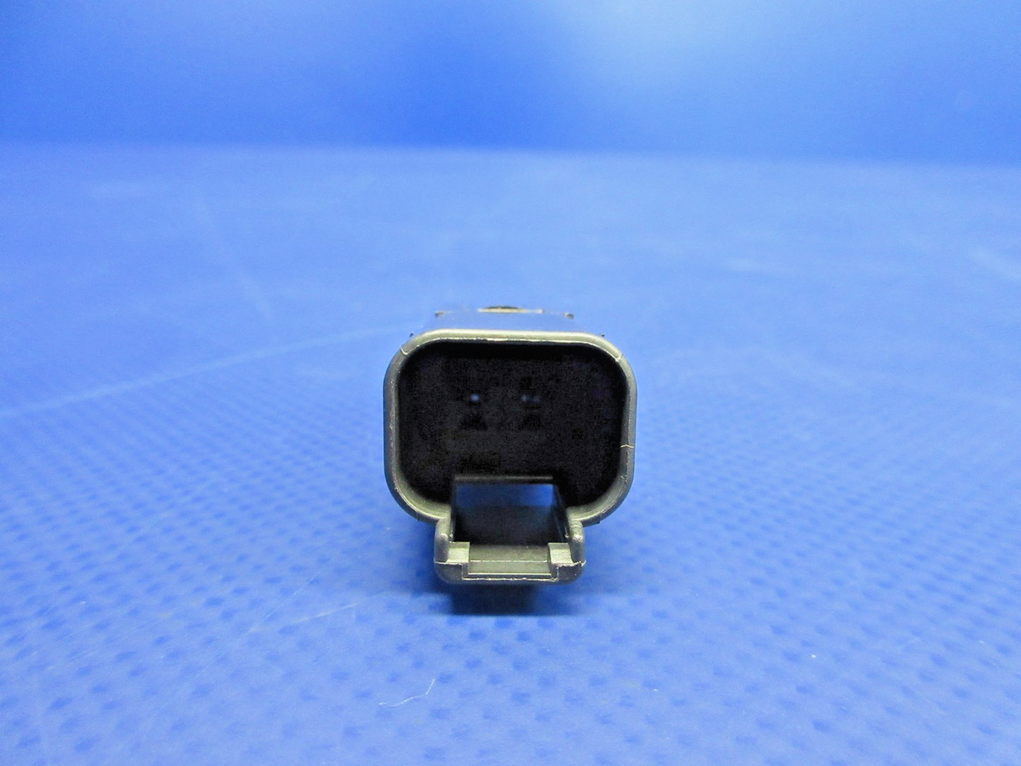 Cirrus Tanis Harness Plastic Socket P/N TCP2598 LOT OF 5 NOS (0326-993)5