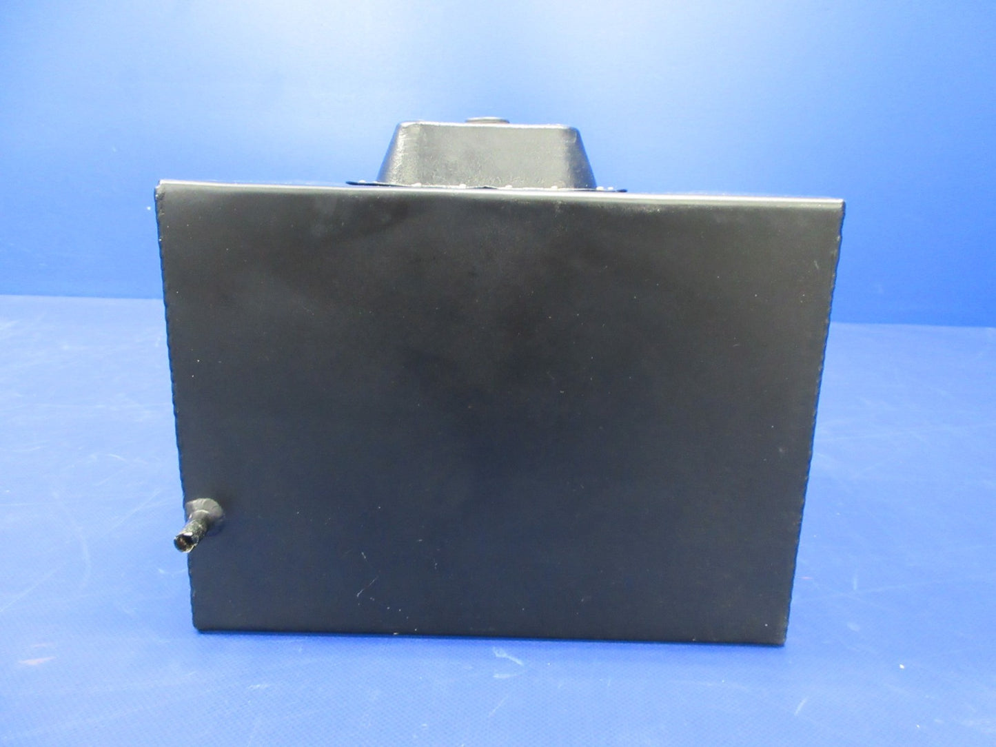 Beech 95 / D95A Travel Air Battery Box w/Lid P/N 95-410005-611 (0326-842)6