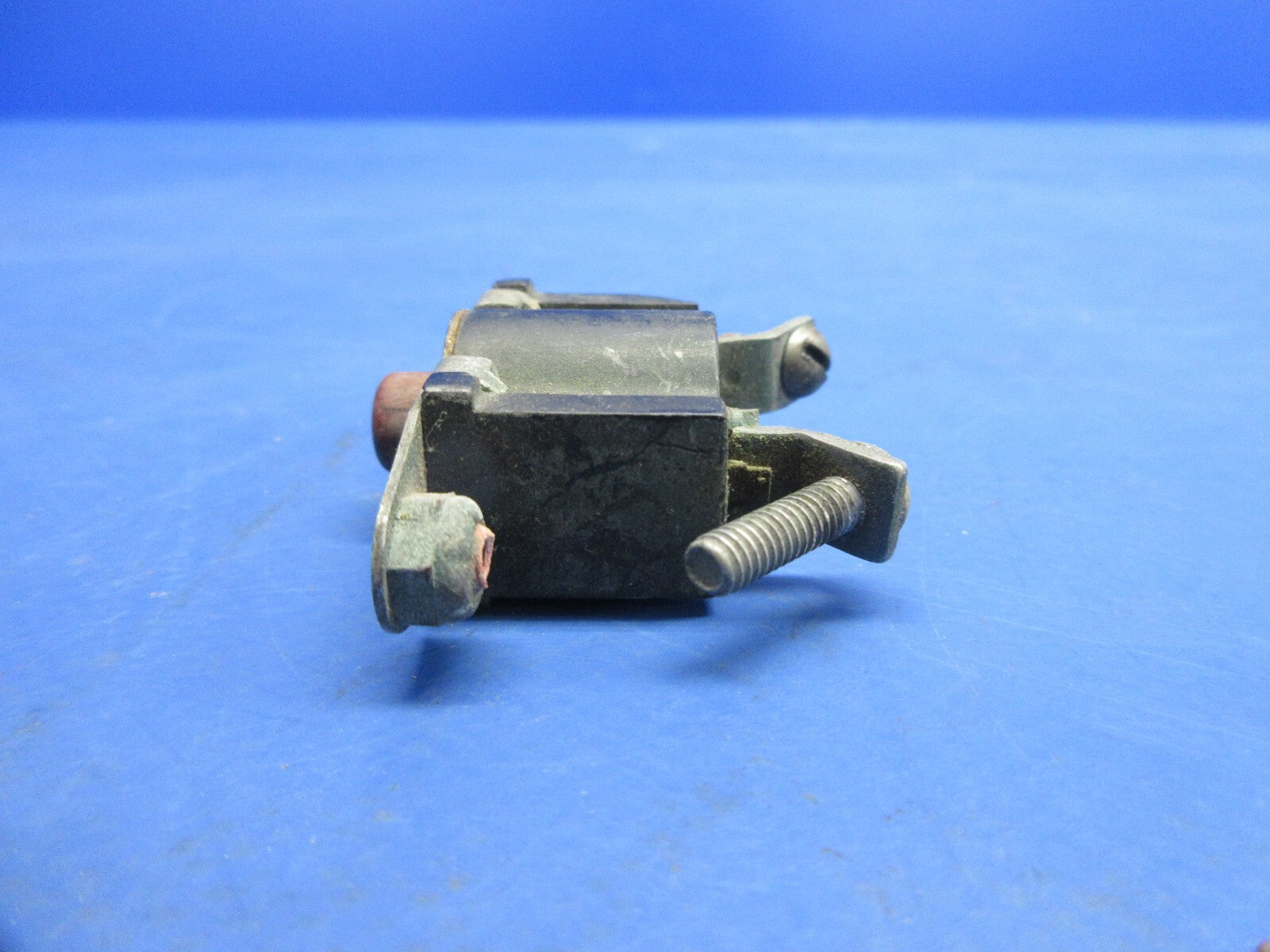 Bell 47J-2 Helicopter Assorted Switches & Circuit Breakers 43A8304 (1124-894)12