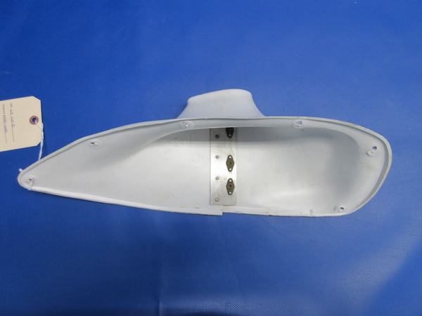 Cessna 152 Main Gear Fairing Assembly RH P/N 0441227-2 (0424-1020)