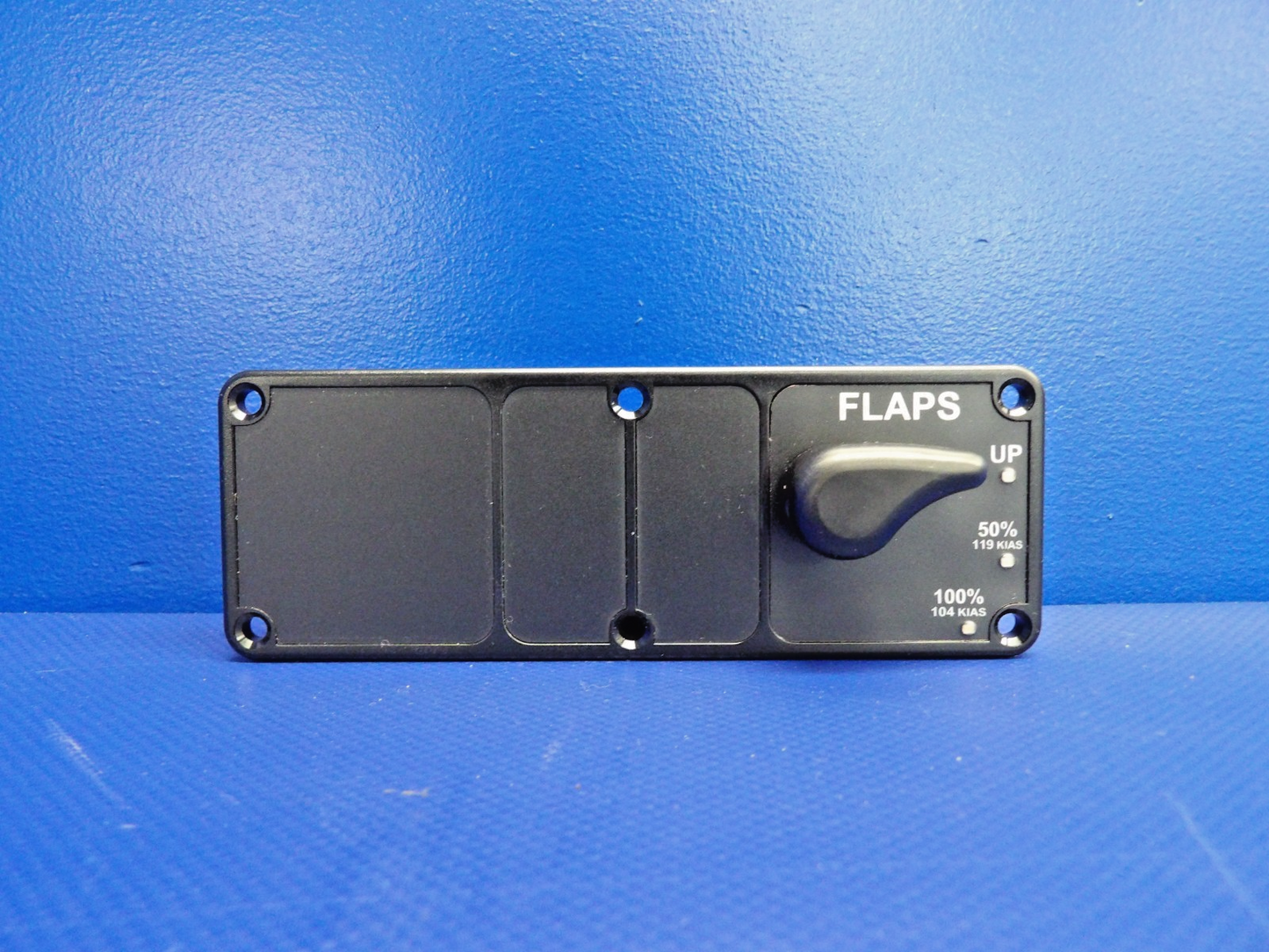 Cirrus SR20 / SR22 Precise Flight Flap Panel Switch P/N 24642-003 NOS (0426-12520