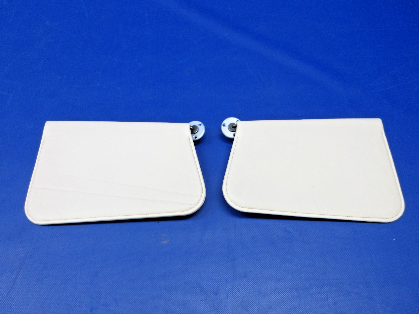 Beech 95 / D95A Travel Air Sun Visor Set P/N 35-534406-71 (0326-844)1