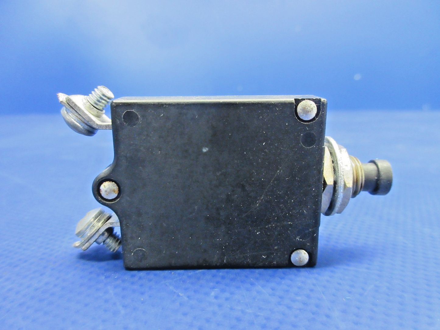 Air Tractor AT-301 Circuit Breakers P/N W23-X1AIG-10 LOT OF 4 (0626-746)5