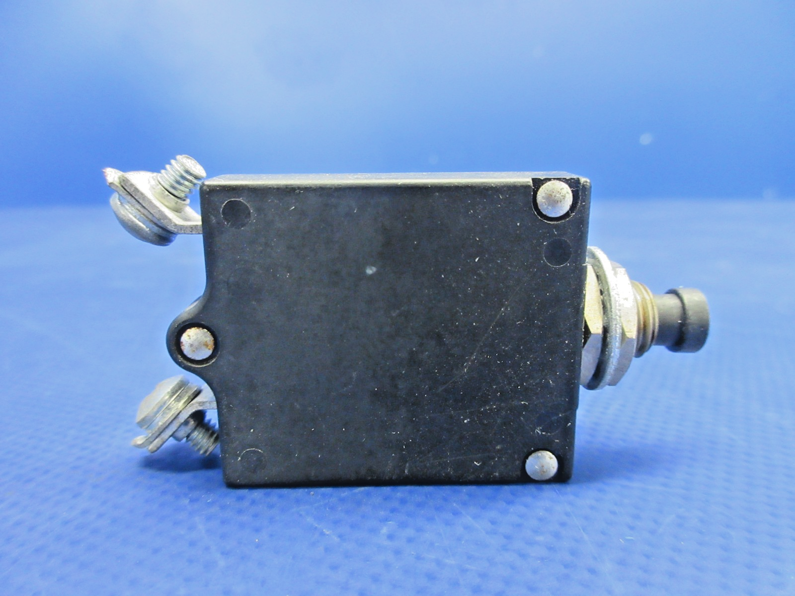 Air Tractor AT-301 Circuit Breakers P/N W23-X1AIG-10 LOT OF 4 (0626-746)5