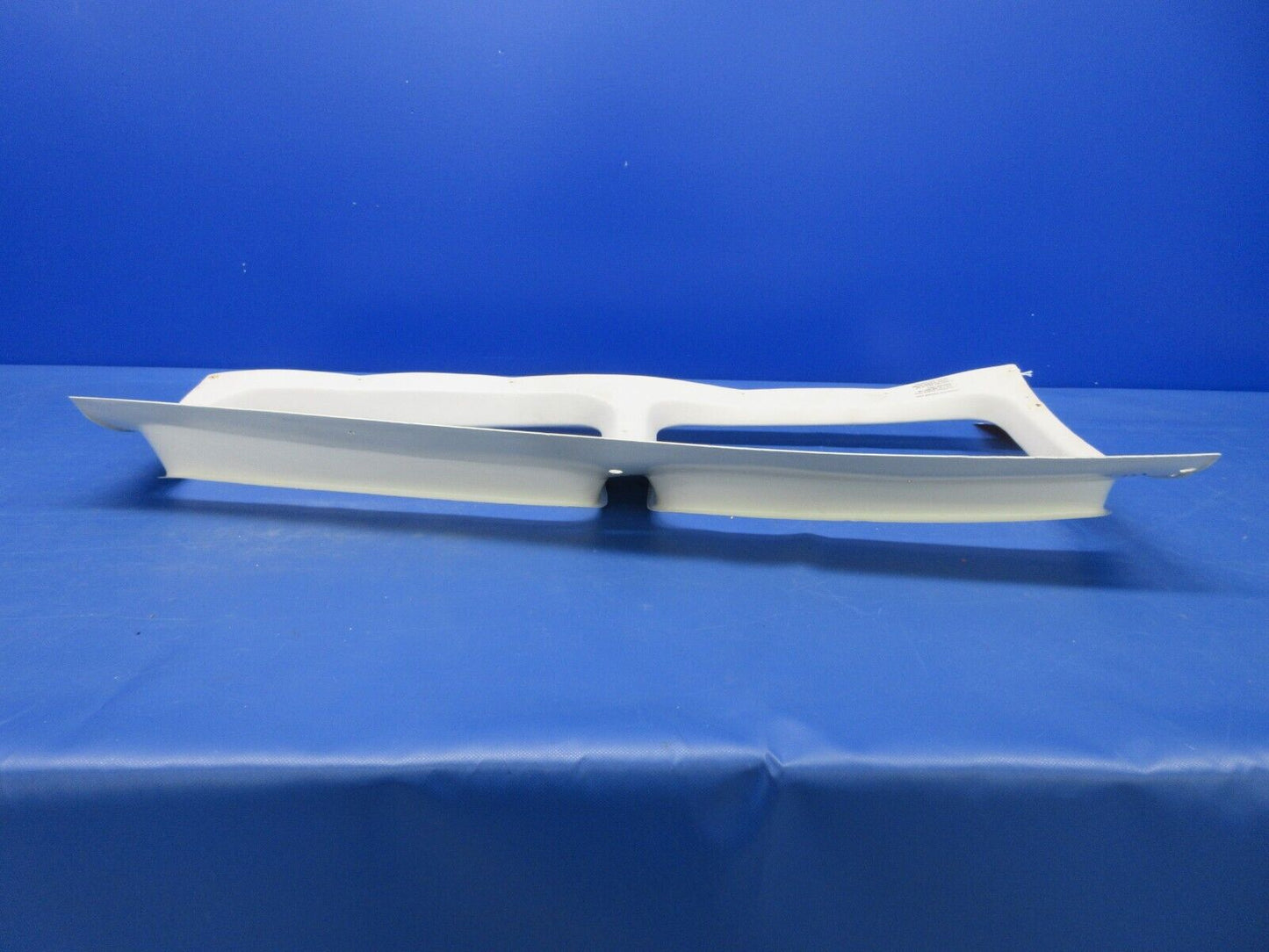 Beech C24R Sierra 2nd And 3rd Window Trim Molding RH PN 169-534092-14 (0524-603)