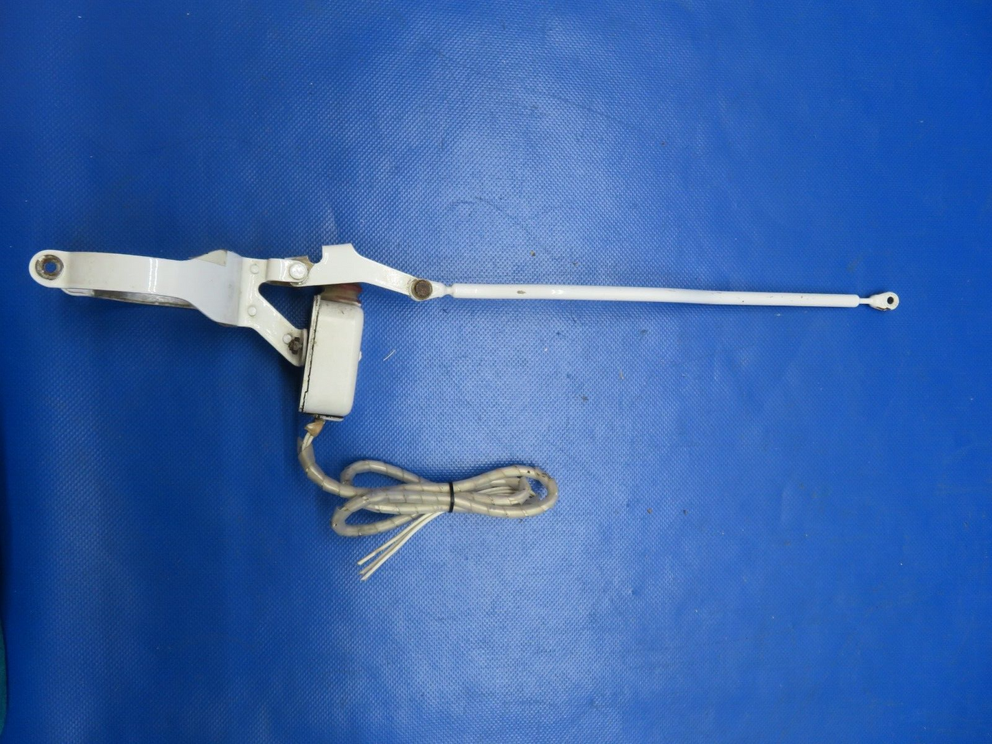 Beech 95 / D95A Landing Gear Safety Switch w/ Arm Assy P/N 35-361135 (0724-1841)