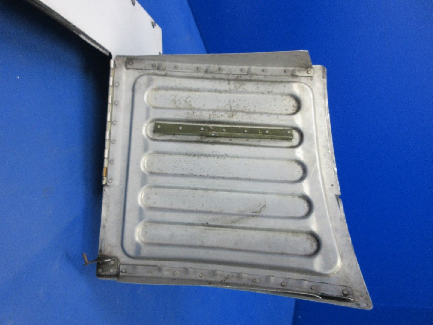 Cessna P337H Skymaster Rear Engine Cowl Door Assy RH P/N 1552128-202 (0724-1218)