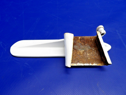 Cessna 172 / 172G RH Cabin Step & Bracket P/N 0541155-2 (0326-1237)7