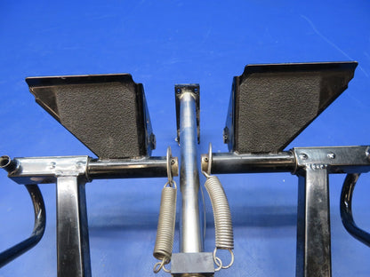 Diamond DA-40 RH Rudder Pedals P/N 22-2724-00-00 (0826-1224A)8