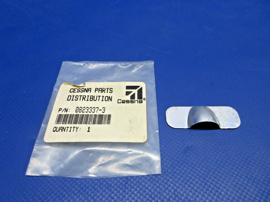 Cessna Grommet P/N 0823337-3 NOS (0526-971)0