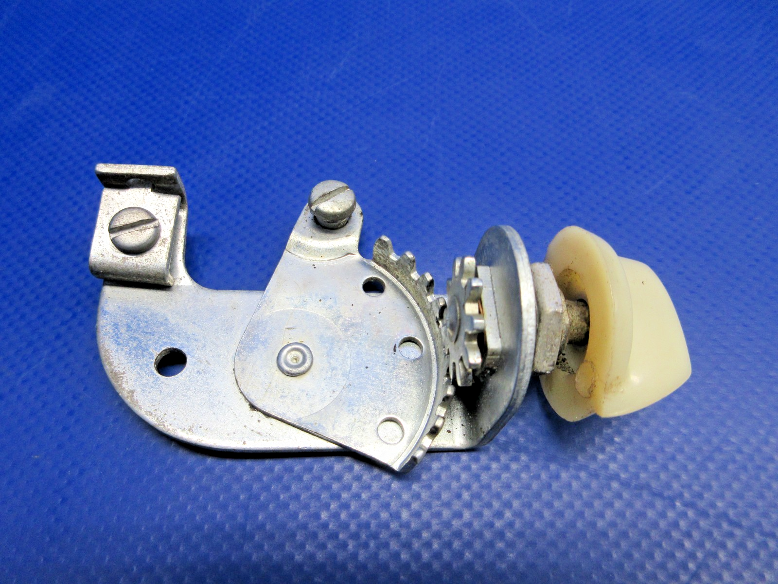 Cessna 310 / 310I Cabin Air Control P/N 0813501-18 (0326-830)3