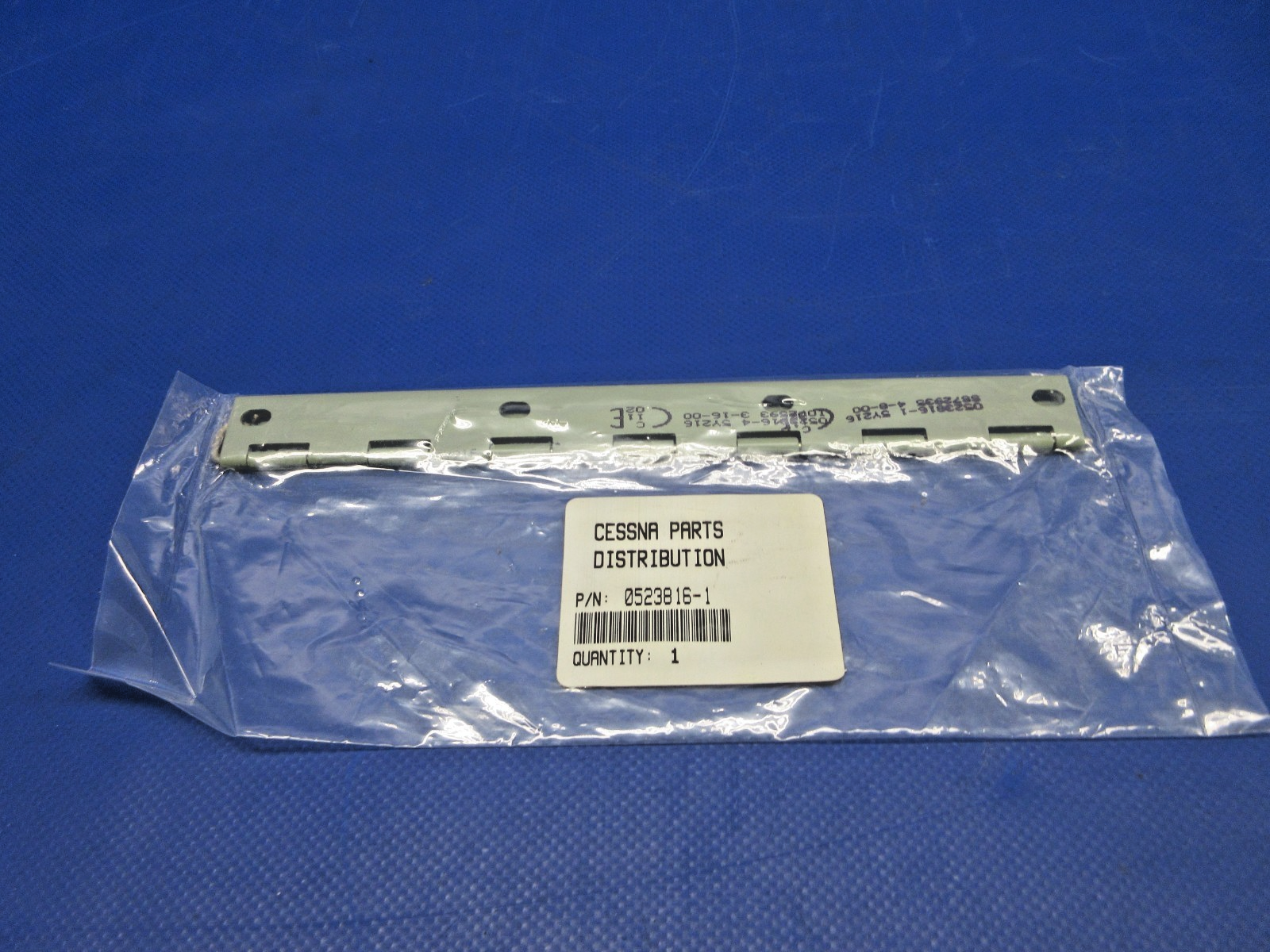 Cessna Aileron Hinge P/N 0523816-1 NOS (0326-1001)0