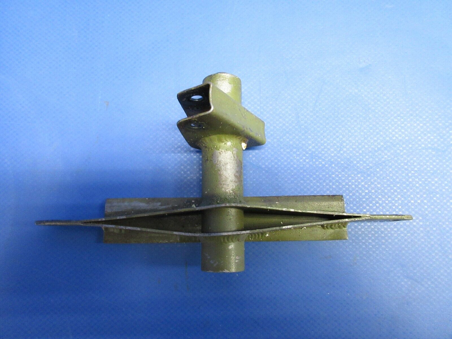 Cessna 337 / P337H Skymaster Aileron Bellcrank Assy LH P/N 1462000-1 (0724-722)