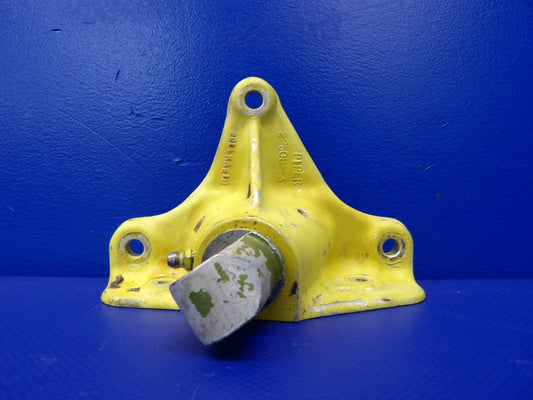 Piper Comanche Main Gear RH Side Brace Support Fitting P/N 20760-01 (0526-1217)0