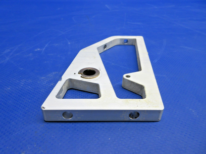 Diamond DA-40 Control Column Mounting Bracket P/N DA4-2703-15-00 (0926-885)8