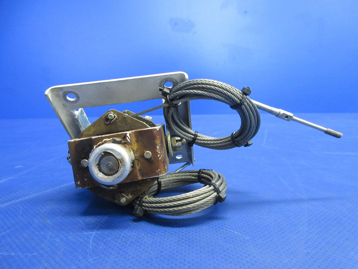 Piper PA-31T1 Cheyenne Rudder Trim Tab Cable Screw P/N 46897-06 (0626-781)7