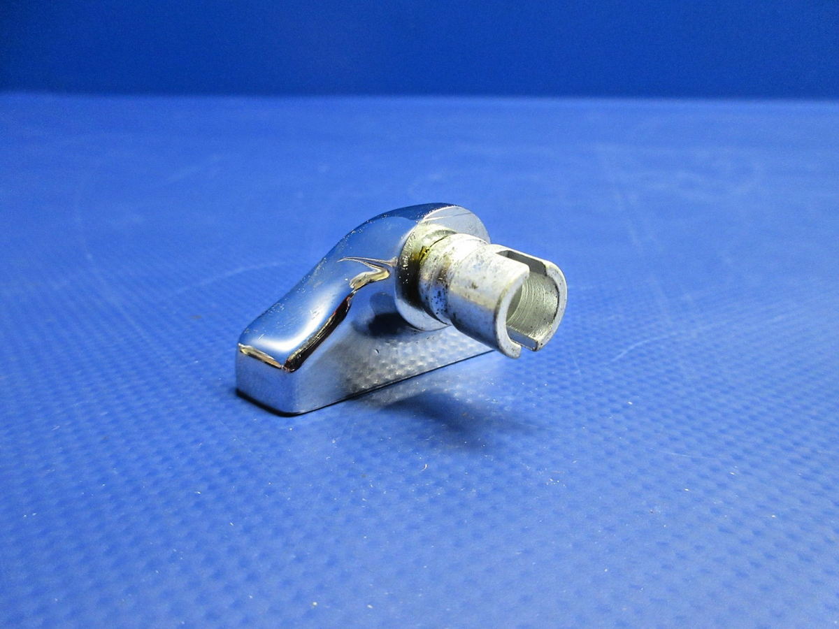 Cessna Window Latch Bracket P/N 1411202-201 NOS (0826-899)0