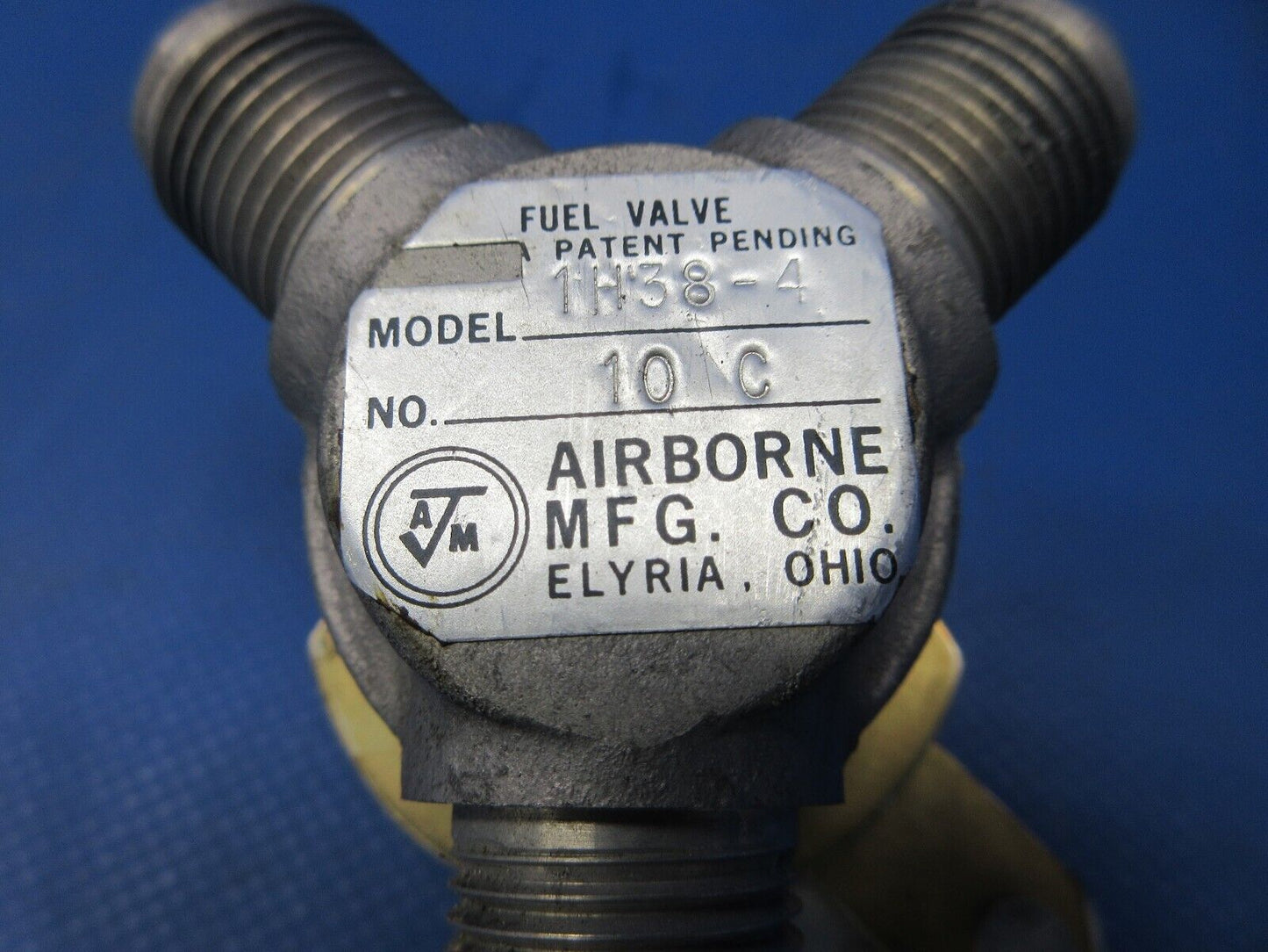 Cessna 337 / P337H Airborne Fuel Selector Valve RH P/N 1516139-3 (0724-1294)