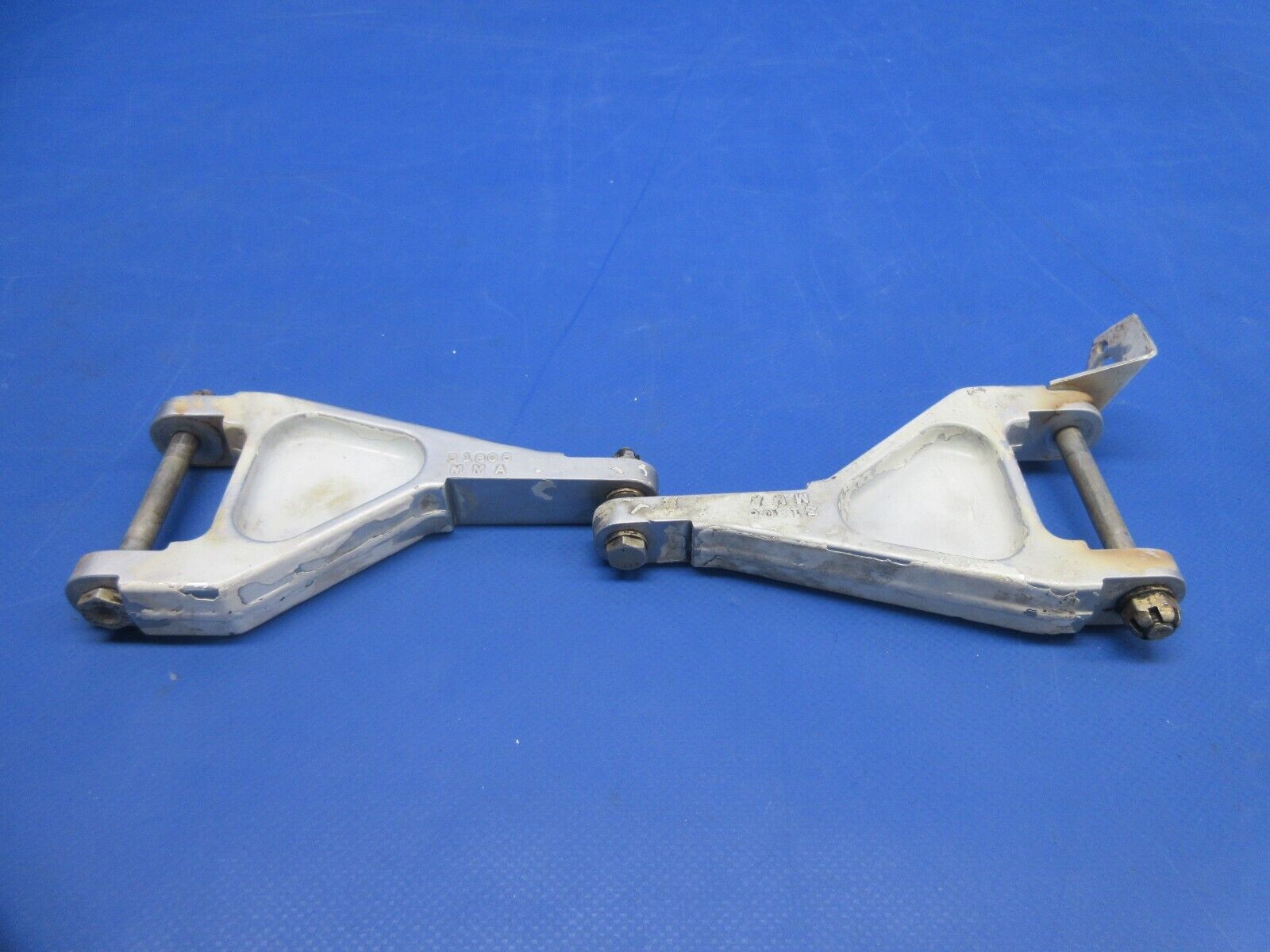 Piper PA-32RT-300T Lance II LH Main Landing Gear Torque Link 67012-00 (0924-917)