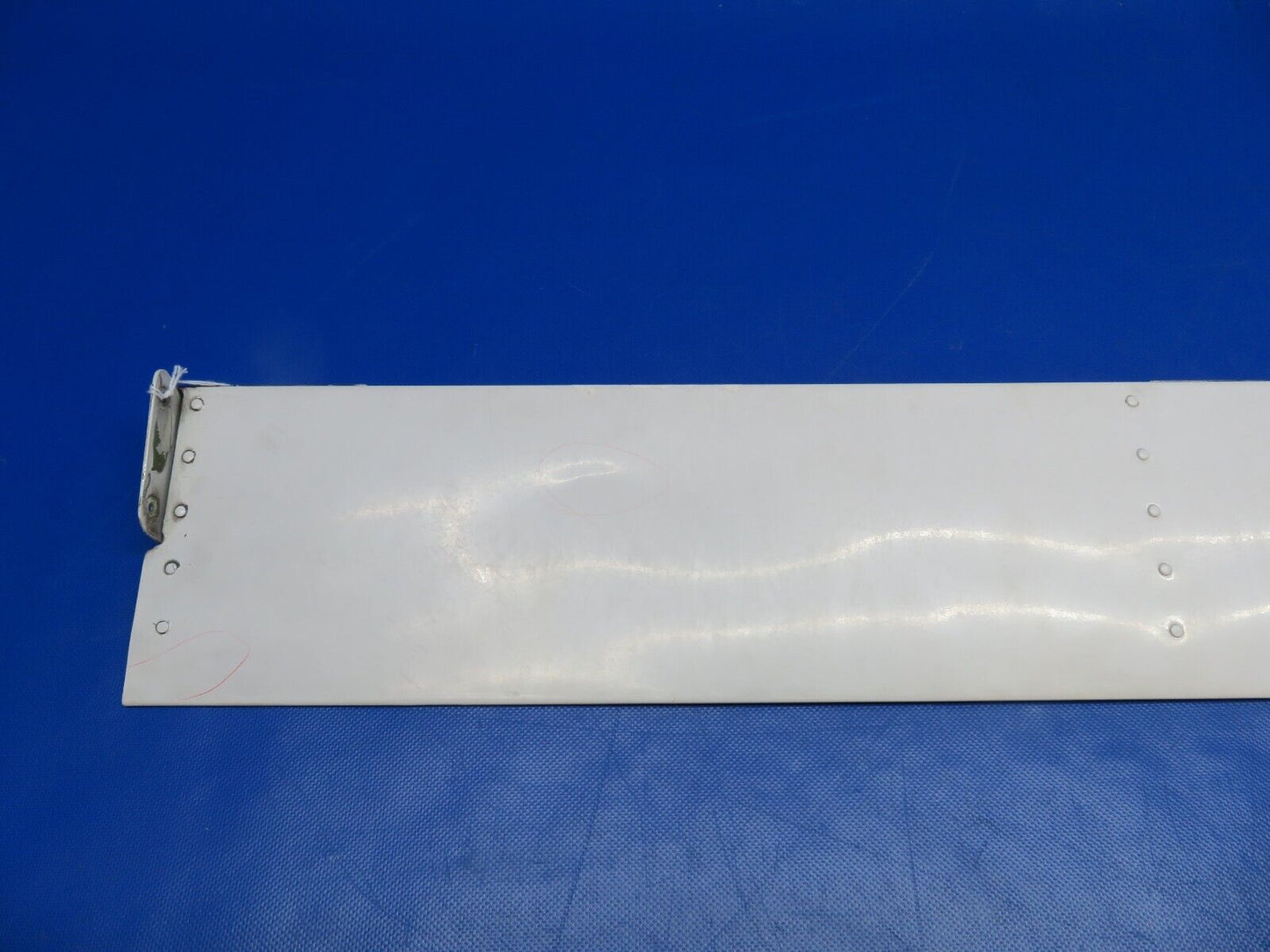 Piper PA-34-200T Seneca II LH Stabilator Trim Tab 95864-00  (0524-1723)