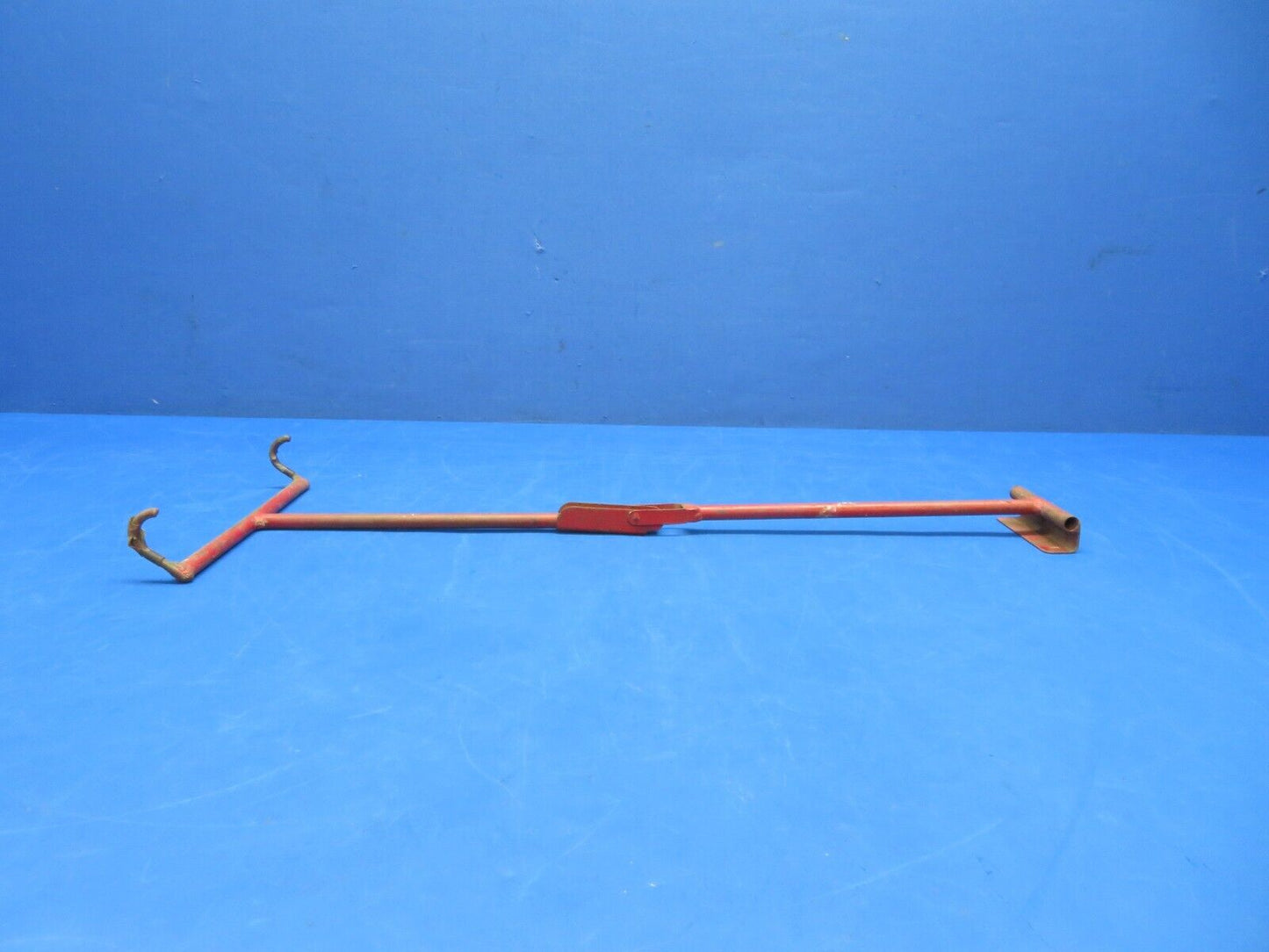Piper Central Control Gust Lock P/N 4860058-1 (0923-342)