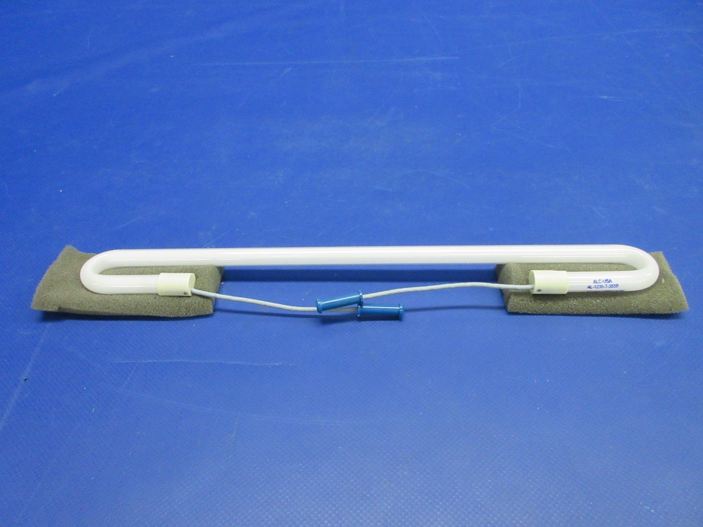 Beech Beech Jet Curved Back Neon Tube Lamp P/N AL-1235-T-355B NOS (0326-723)8