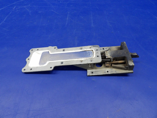 Cessna 172 / 172RG Cabin Door Latch RH P/N 0717023-3 (0826-1260)0