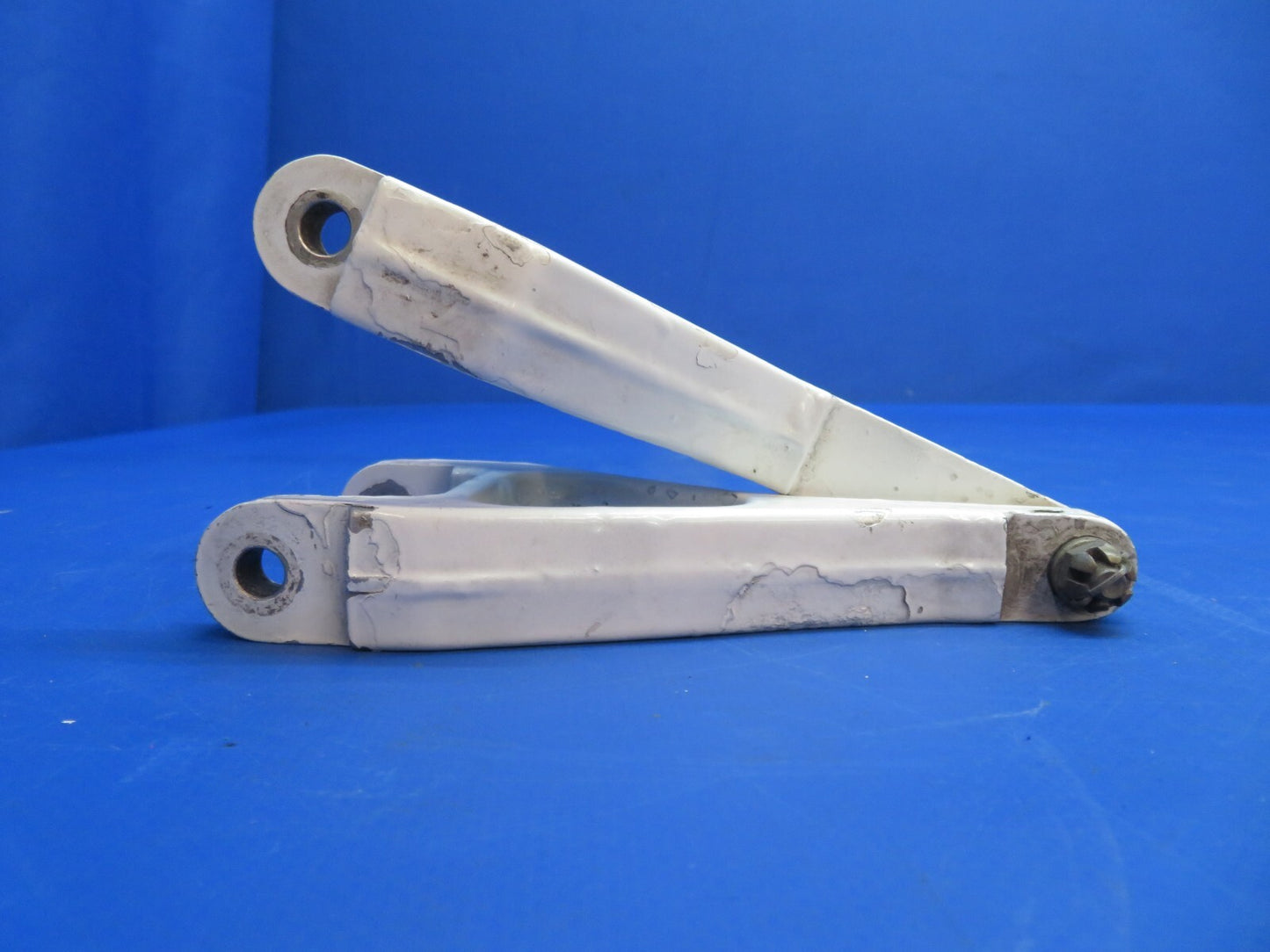 Piper PA-34-200T Seneca II Main Gear Torque Link P/N 67012-00 (0223-945)6