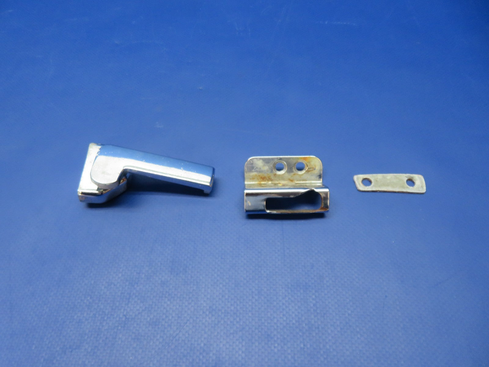 Cessna 337 / 337D Window Latch Bracket, Handle & Plate 1411202-201 (0326-138)0