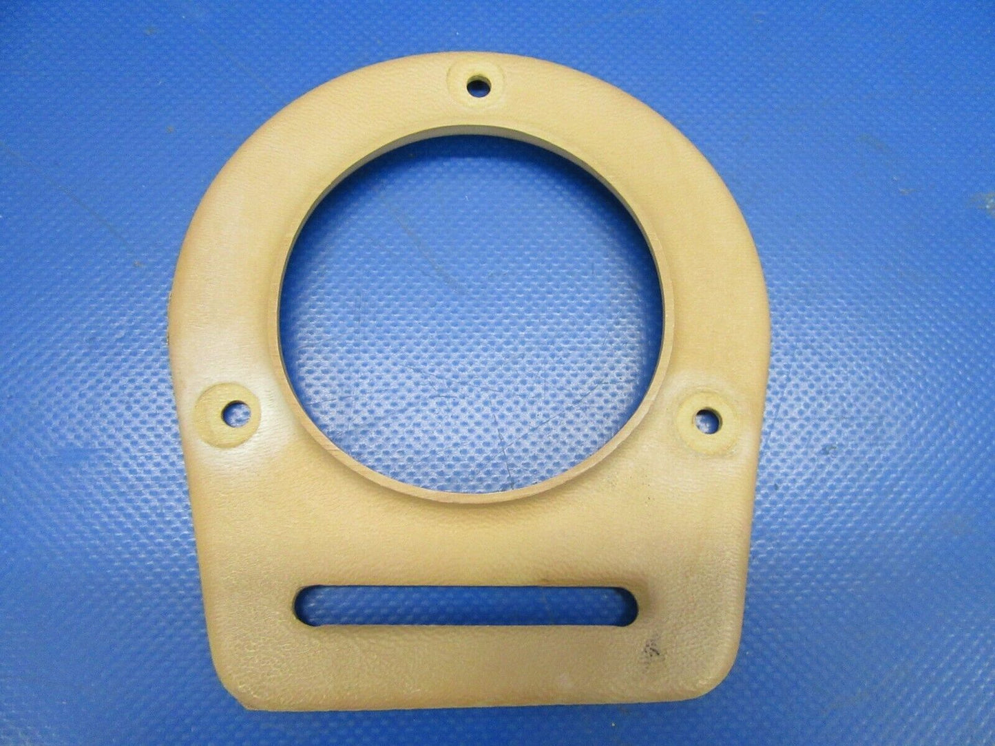 Piper Cherokee 6 Vent Assy Air w/ Retaining Ring RH AFT Tan 68556-00 (0819-64)