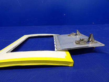 Beech 95 / D95A LH OTBD / RH INBD LWR Cowling Door P/N 95-910011-473 (0326-407)5