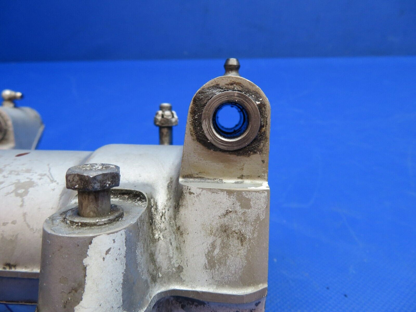 Piper PA-23-250 Aztec RH Main Gear Strut Housing 751-929, 31835-00 (0824-1772)