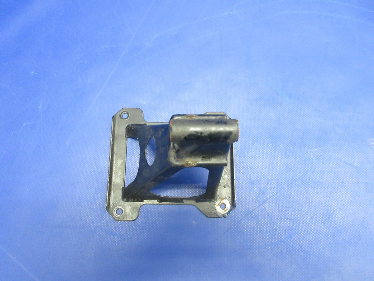 Diamond DA-40 Rudder Bottom Mount P/N DA4-2723-60-00 (0726-863)1