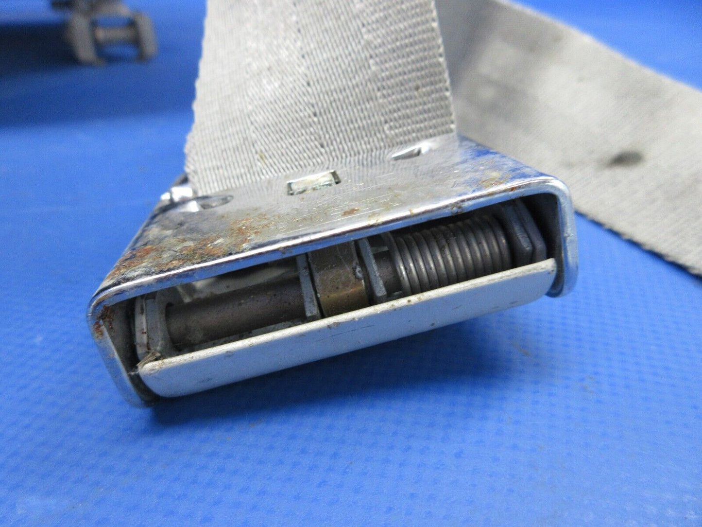 Piper PA-23-250 Aztec Center Seat Assy RH P/N 16481-03 (0624-1353)