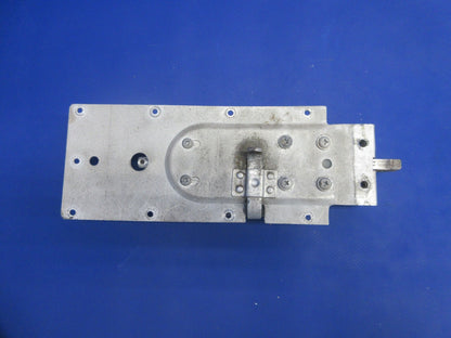 Cessna 150 / 150H RH Cabin Door Latch P/N 0413387-4 (0625-900)3
