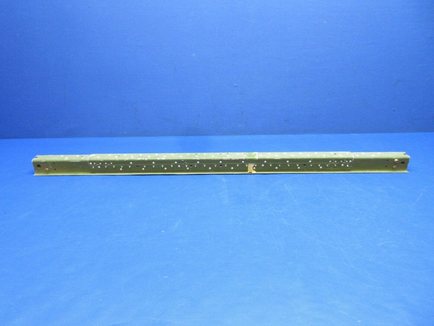 Cessna Spar P/N 1213620-1 NOS (0624-1295)