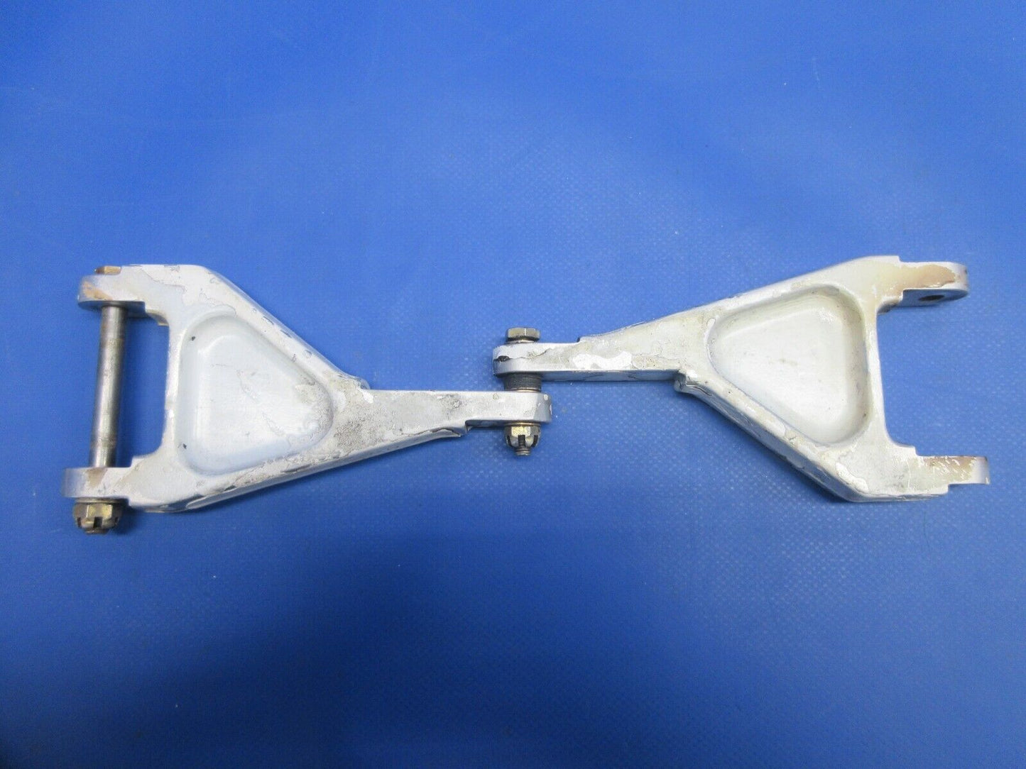 Piper PA-32RT-300T Lance II RH Main Landing Gear Torque Link 67012-00 (0924-863)