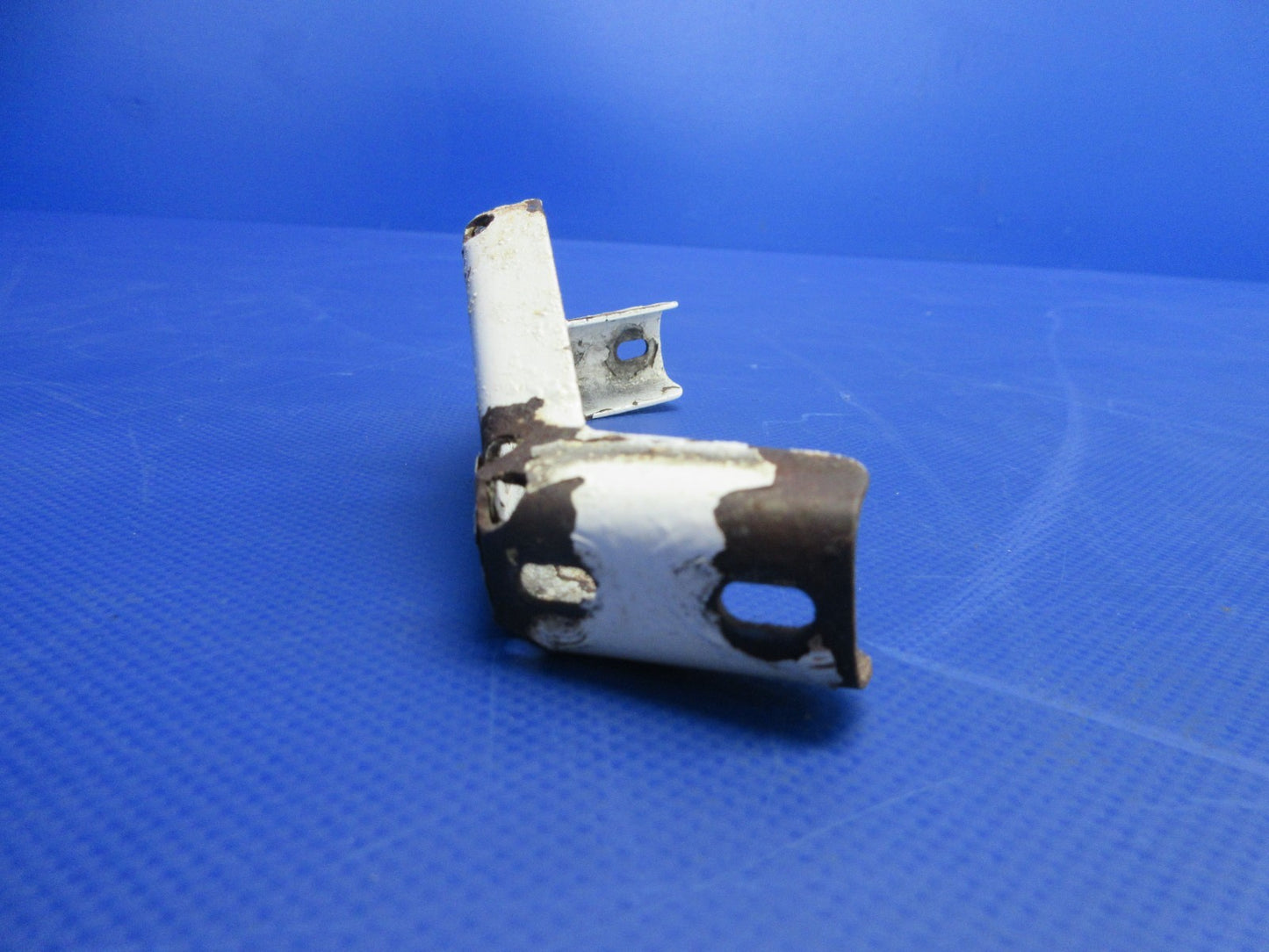 Piper PA-31T1 Cheyenne LH Main Gear Downlock Switch Bracket 41985-00 (0626-804)6