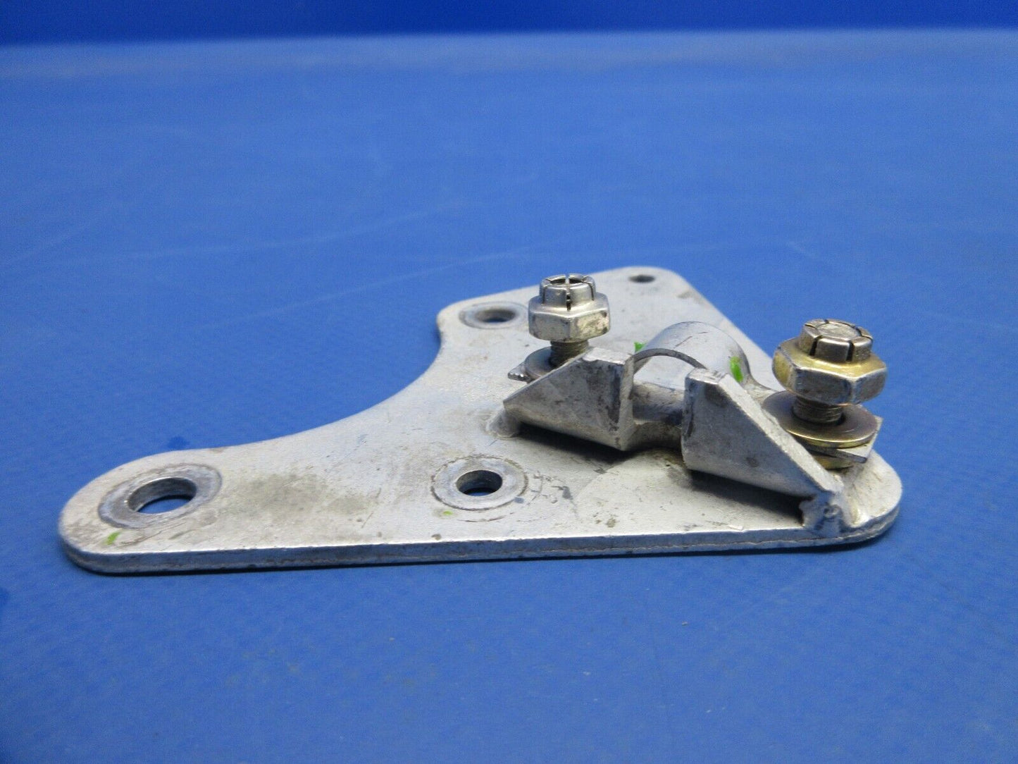 Piper PA-32RT-300T Lance II Engine Control Mount Plate Assy 98645-05 (0924-845)