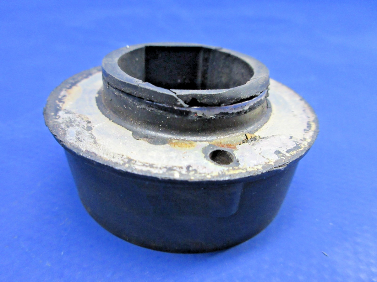 Barry Engine Shock Mounts P/N 94150-40 LOT OF 4 (0926-764)14