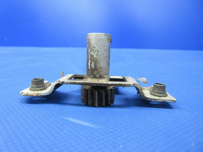 Cessna 180 / 180K Door Latch Clutch Assy LH P/N 0711699-1 (0624-1221)